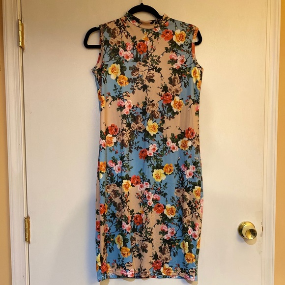 Dress - Picture 2 of 3